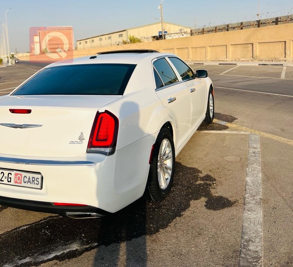 كرايسلر 300